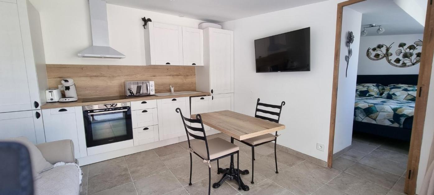 Aparthotel Les Bois De Zola Entre Provence Et Luberon Saint-Esteve-Janson Zewnętrze zdjęcie